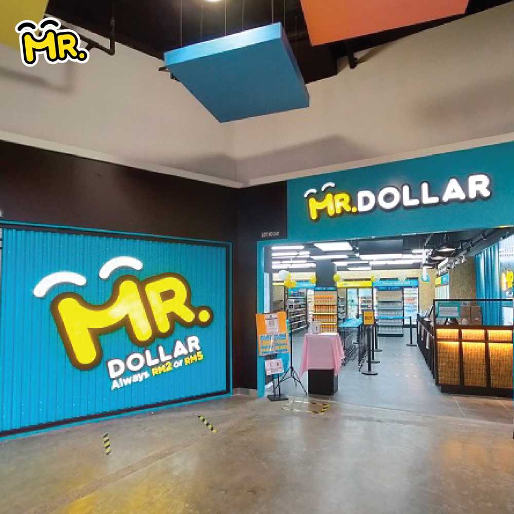 MR.DOLLAR 第十九间分行正式在 Kluang Mall 盛大开业，为顾客提供各种有趣的活动、促销等！