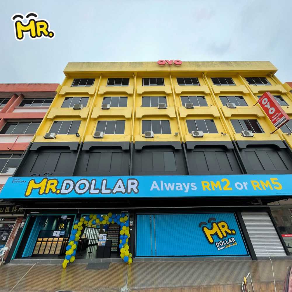 MR.DOLLAR 48th Store Opens with a Bang at Jalan Genuang, Offering Customers Fun Activities, Promotions and More!
