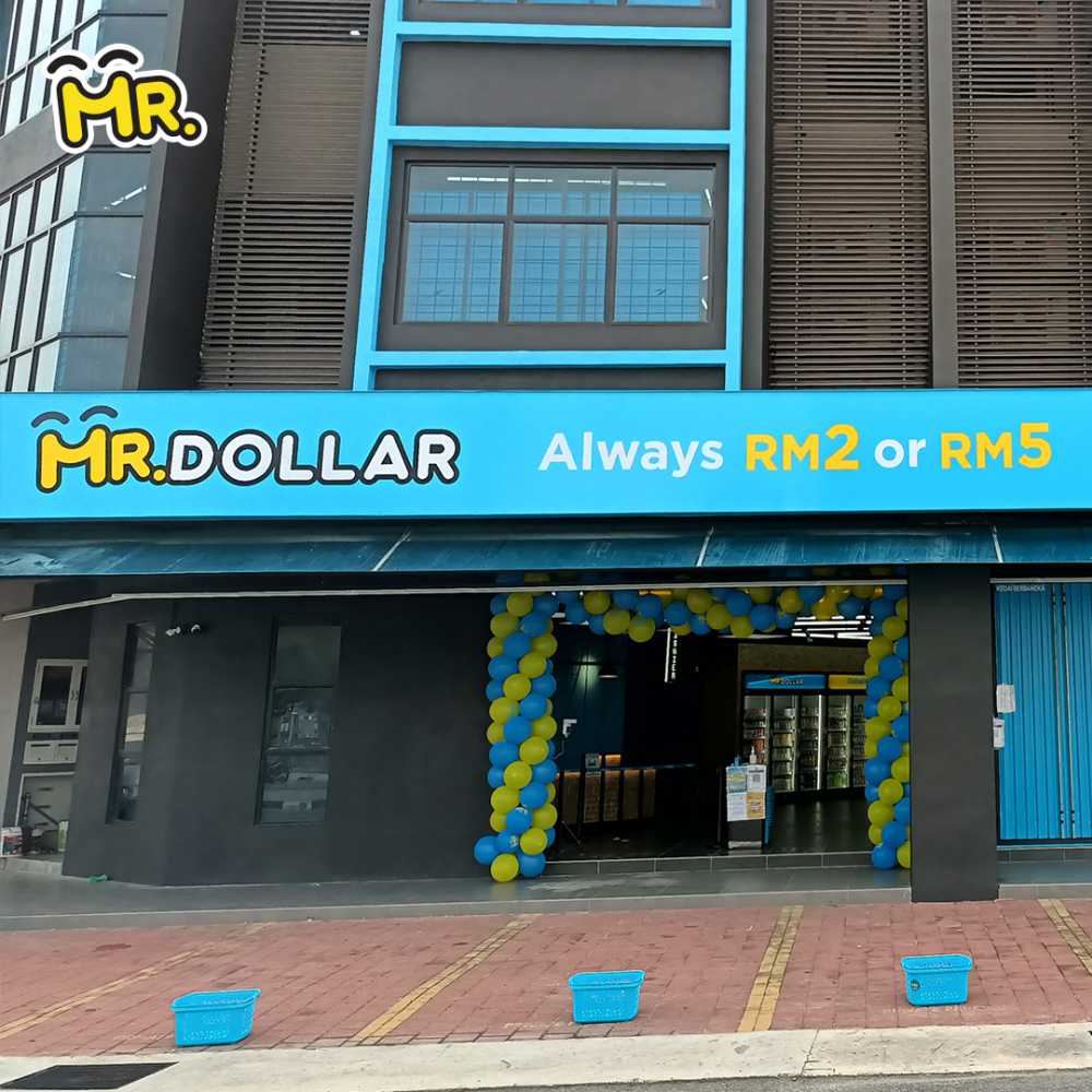 MR.DOLLAR 47th Store Opens with a Bang at Pusat Perniagaan Oren, Offering Customers Fun Activities, Promotions and More!